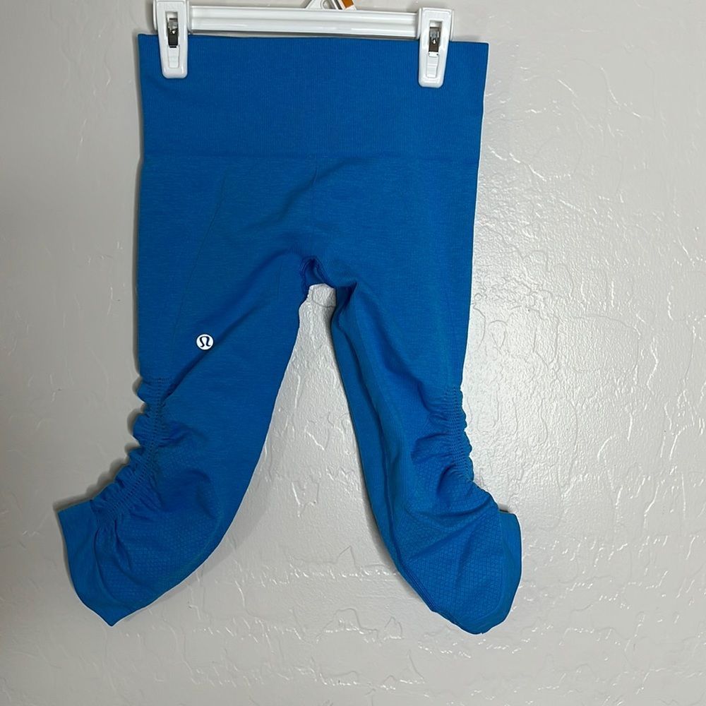 Small lululemon capri leggings